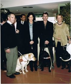 Décembre 2004 - De gauche à droite : les chiens Upsilon, Usta et Ténor